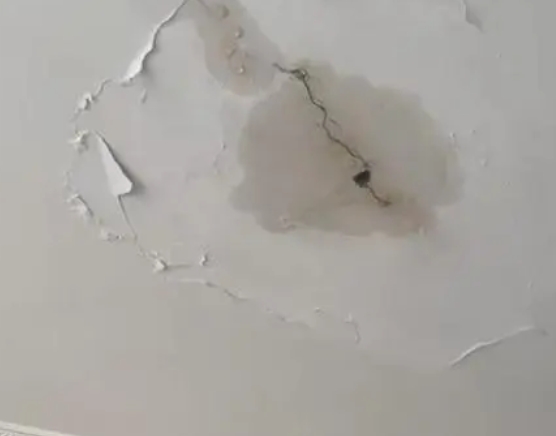卫辉阳台漏水维修公司分享下屋面防水工程质量问题原因分析